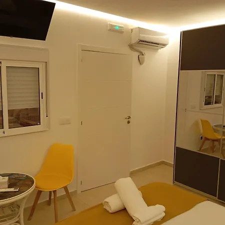 El Refugio Del Estrecho 3*